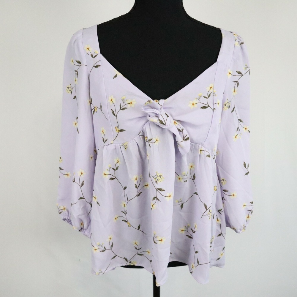 Charming Charlie Top Womens Medium Blouse V-Neck Purple Floral 3/4 Sleeve NWT